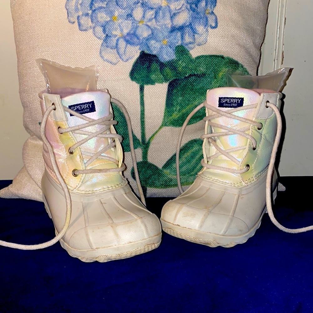 Girls Sperry Boots